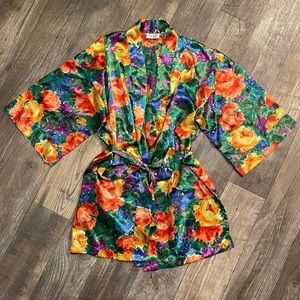 🤎SOLD🤎 VICTORIA’S SECRET Vintage Floral Satin Robe
